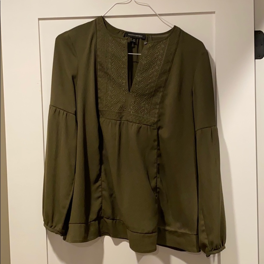Banana republic army green top